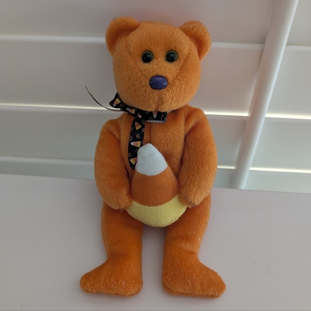 Ty Beanie Baby Halloween Treator Bear Holding Candy Corn